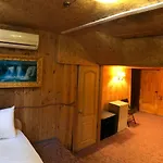 Medea Hotel 2*